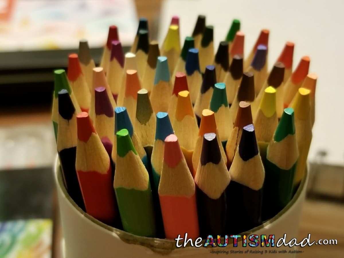 Review: Does your child with #Autism benefit from art? (@artezacolors)