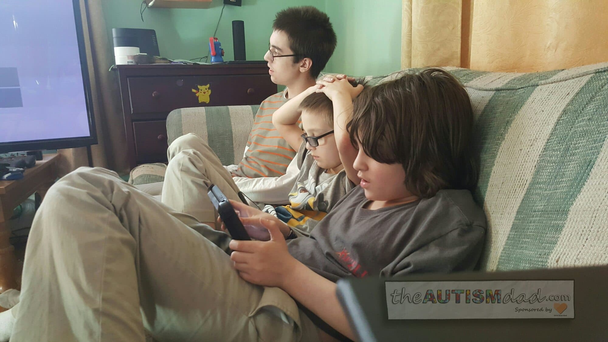 The Lighter Side of #Autism: Sometimes We All get Along
